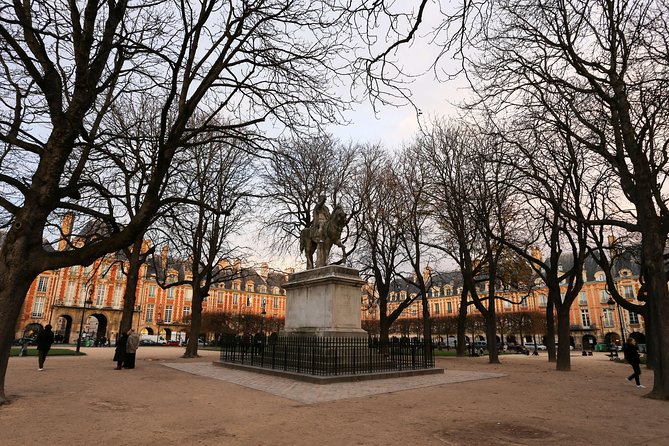 Marais self-guided audio tour: the neighborhood that has it all - Hôtel de Sens and the public fountains of Paris