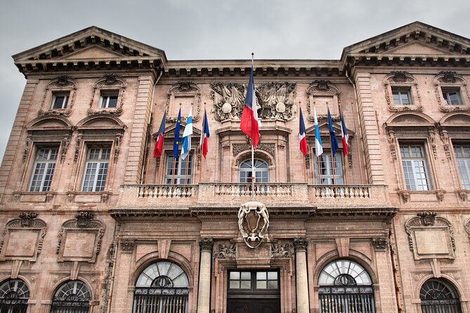 Marseille Scavenger Hunt and Highlights Self Guided Audio Tour - Hotel de Ville and the Old Port
