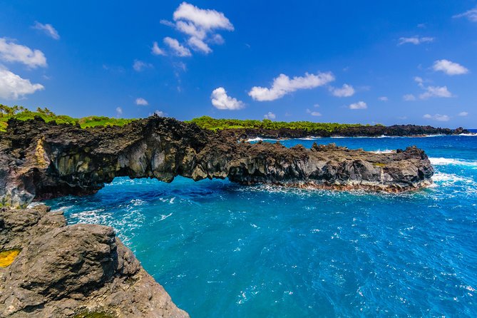 Maui "Reverse" Road To Hana Audio Driving Tour - Peʻahi, Hoʻo­kipa, and the finish in Paia