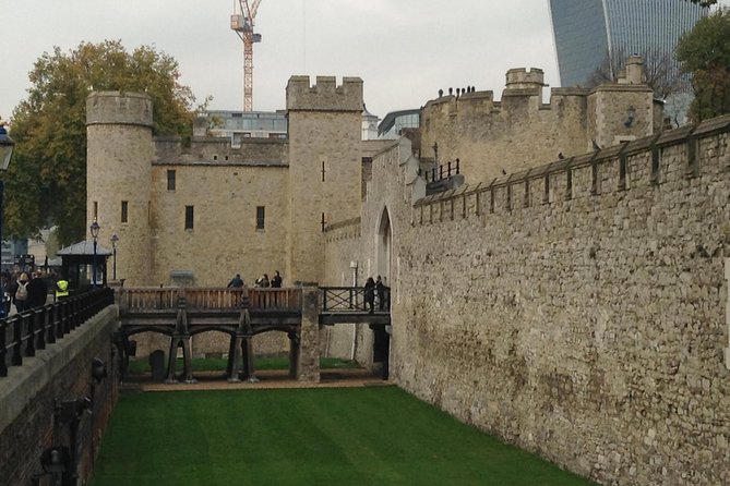 Medieval London: A Self-Guided Audio Tour from Monument to the Tower of London - A walk through London’s past, one bridge at a time