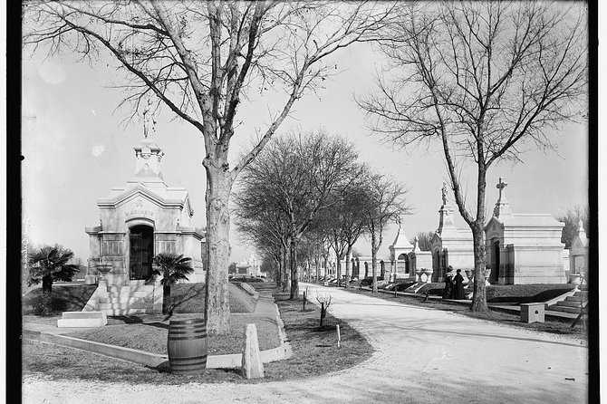 Metairie Cemetery Stories: A Self-Guided Audio Tour - Following the 35-minute route