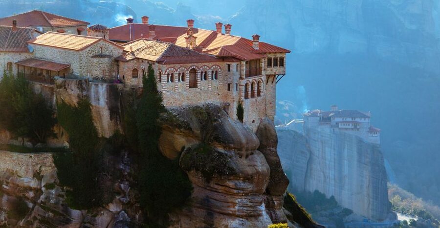 Meteora Private Full Day Tour from Athens & Free Audio Tour - The free audio guide versus a live guide