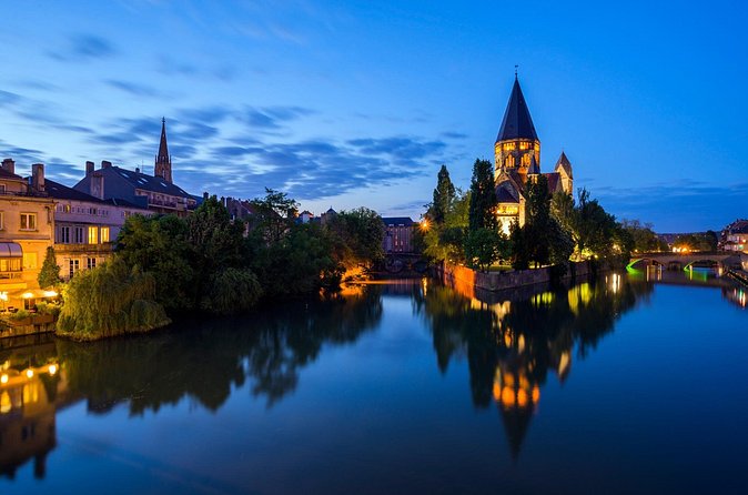Metz Scavenger Hunt and Highlights Self Guided Audio Tour - Porte Serpenoise and Place de la République