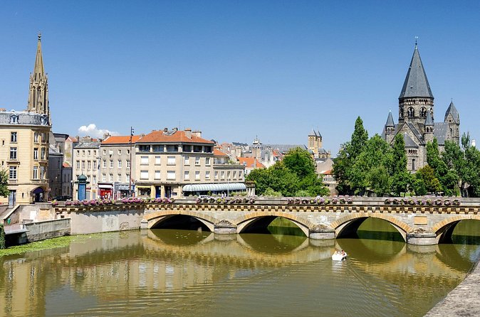Metz Scavenger Hunt and Highlights Self Guided Audio Tour - Ending beside Le Temple Neuf