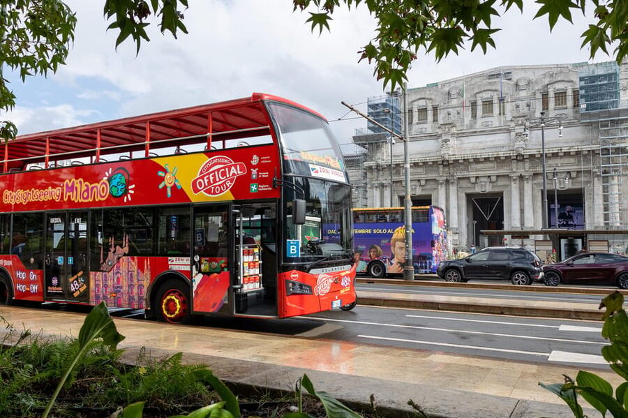 Milan: City Sightseeing Hop-On Hop-Off Bus with Audio Guide - Line D: Navigli and Brera in one ride