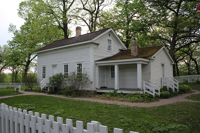 Minnehaha Falls: A Self-Guided Audio Tour of Minneapolis - Ending in the Song of Hiawatha Garden