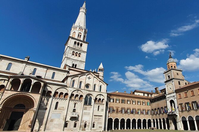 Modena Walking Tour with Audio and Written Guide by a Local - Key points before you book