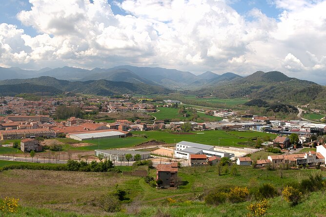Montsacopa: An audio tour in the Volcano in the Centre of the City - Two watchtowers with wide views