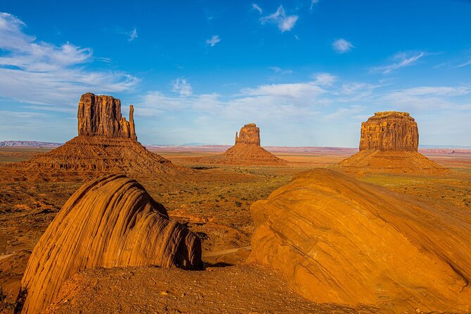 Monument Valley Self-Guided Audio Tour - The Mitten Buttes and Three Sisters