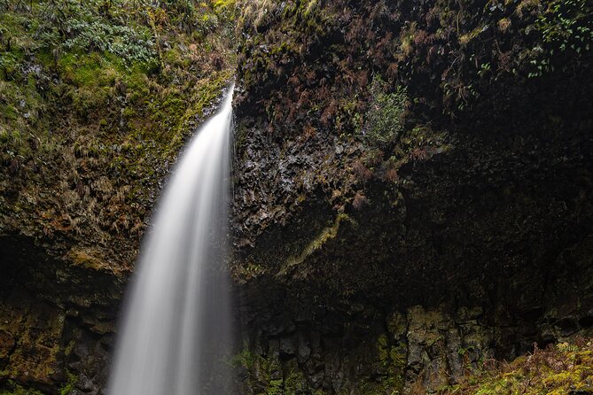 Mount Hood Loop Scenic Drive Self Guided Audio Tour - Multnomah Falls and the first big waterfall cluster