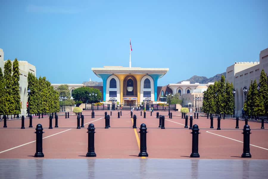 Muscat: Half-Day Sightseeing Essentials Tour and Audio Guide - Muttrah Souq is the morning’s best place to browse