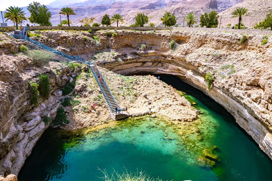 Muscat: Southern Treasures & Wadi Shab Tour with Audio Guide - Pickup in Muscat and the long coastal drive