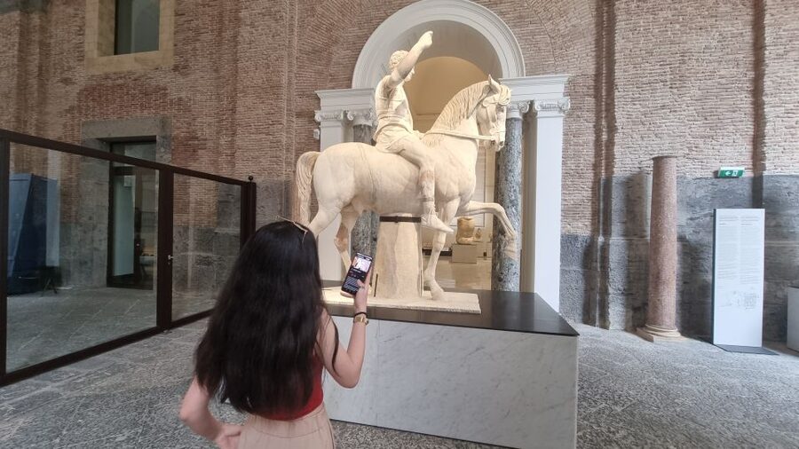 Naples: National Archaeological Museum audio guide - How the ITGUIDES app works