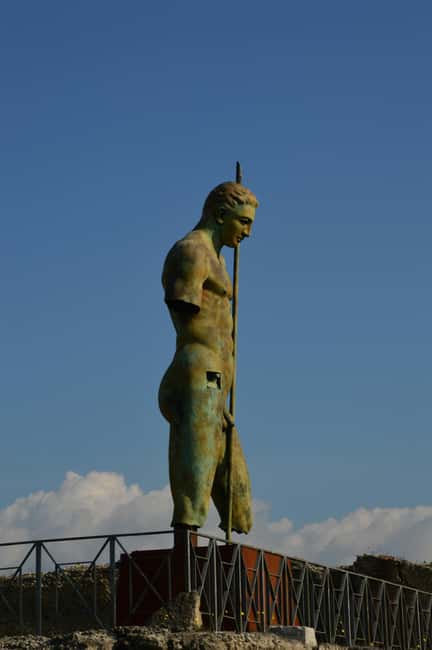 Naples:Pompeii SkiptheLine Ticket audioguide Round-Trip Bus - The bus ride from Naples to Pompeii