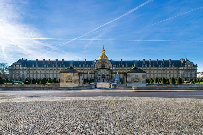 Napoleon's Tomb and Army Museum Admission in Paris with Audio - Armor, swords, cannons, and royal France
