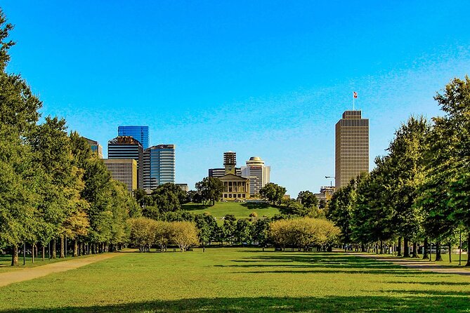 Nashville’s Bicentennial Capitol Mall State Park: A Self-Guided Audio Tour - The Tennessee State Capitol as the main visual stop
