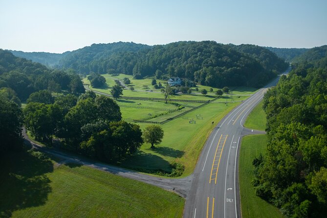 Natchez Trace Parkway Self-Guided Driving Audio Tour - A long road with a short audio runtime