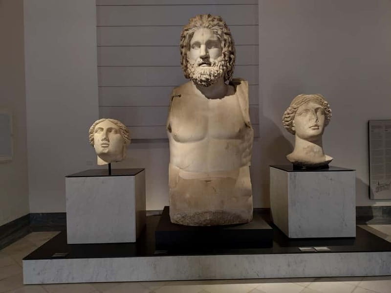 National Archaeological Museum synchronized audioguided tour without QR or app - The Farnese Gallery and the language of ancient sculpture