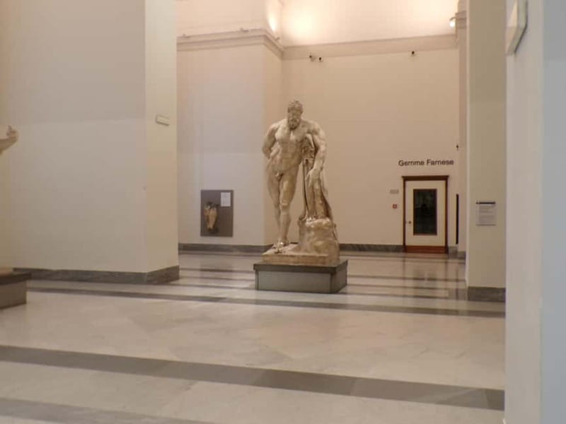 National Archaeological Museum synchronized audioguided tour without QR or app - Timing matters more than usual