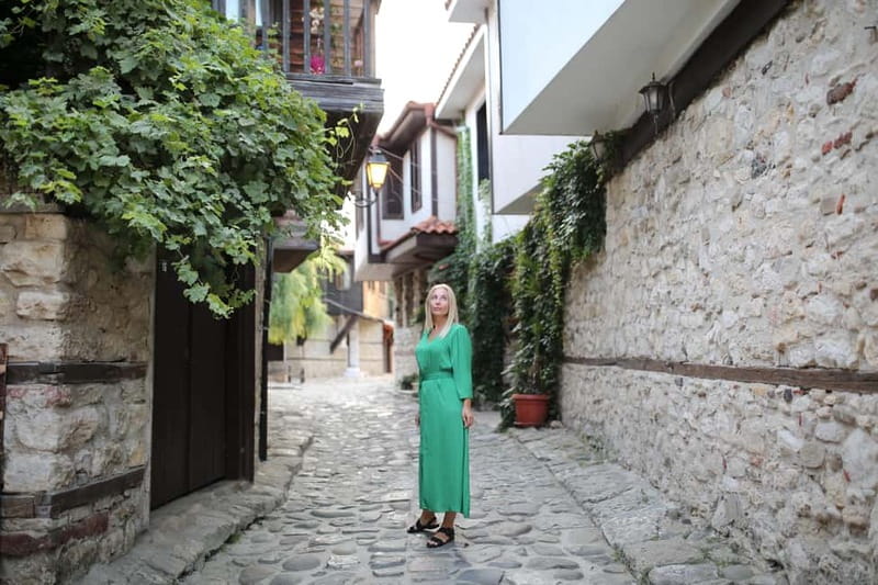 Nessebar: Audio Guide Tour Nessebar + visit to the Winery - Narrow streets, old walls, and photo stops