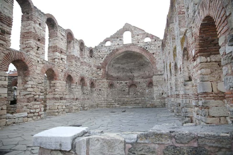 Nessebar: Audio Guide Tour Nessebar + visit to the Winery - What the 15 stops actually offer