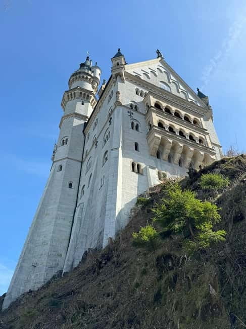 Neuschwanstein Castle Skip-the-Line Ticket with Audio Guide - Why the two-hour time difference matters
