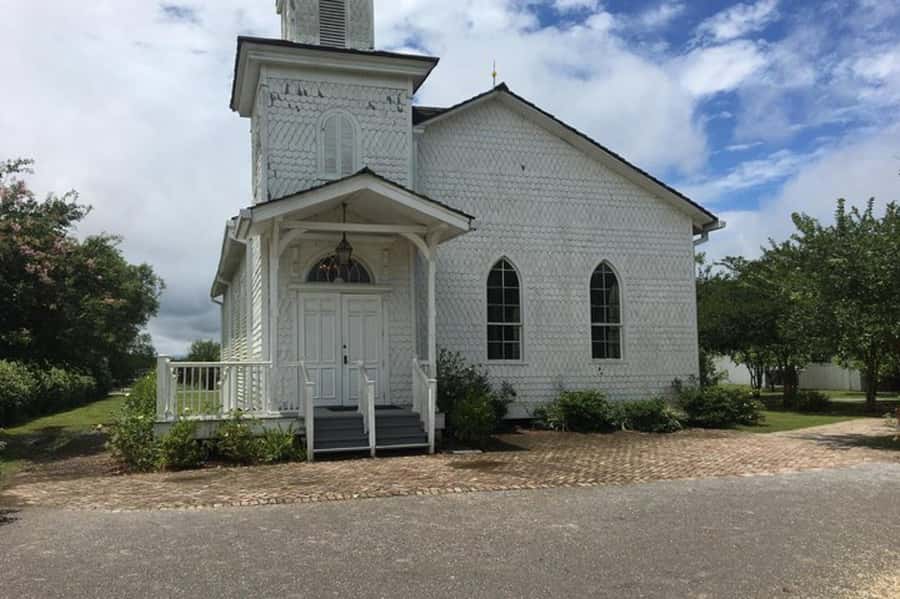 New Orleans: Whitney Plantation Audio Tour with Transfers - Starting with the slave cabins