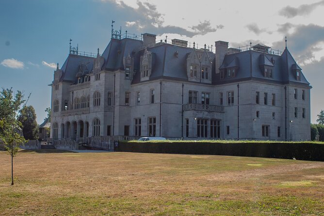 Newport Cliff Walk - Legends of the Gilded Age GPS Guided Audio Tour - Starting at Forty Steps