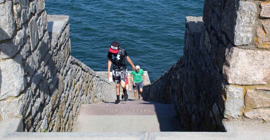 Newport, Rhode Island: Cliff Walk Gilded Age Audio Tour - Starting at Forty Steps above the Newport shore