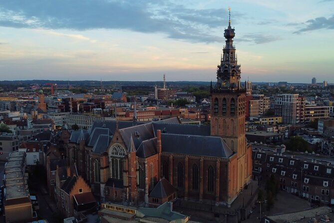 Nijmegen: City Walk with Audio Guide in 7 Languages on your Phone - Languages, narration, and app performance