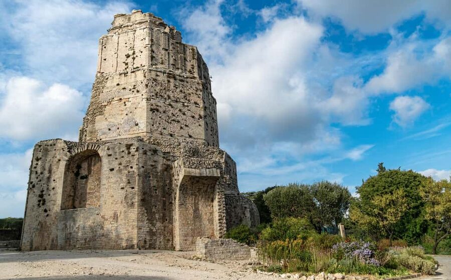 Nimes: Ancient Roman Arena Ticket & Old Town Audio Tour - Should you book Nîmes Arena and the audio walk?