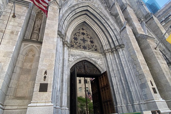 NYC: St. Patrick's Cathedral Official Self-Guided Audio Tour - Reading the cathedral through its architecture