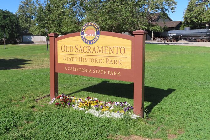 Old Sacramento: A Self-Guided Audio Tour - Front Street brings the history into the present