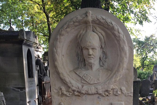 One Hour Père Lachaise Cemetery: A Self-guided Audio Tour - Why Père Lachaise works well with an audio walk