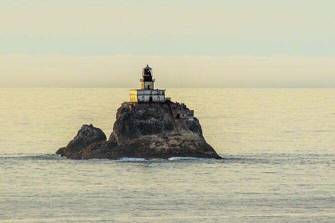 Oregon Coast Self Guided Audio Driving Tour - Cape Foulweather to Cape Kiwanda: cliffs, agates, and old stumps