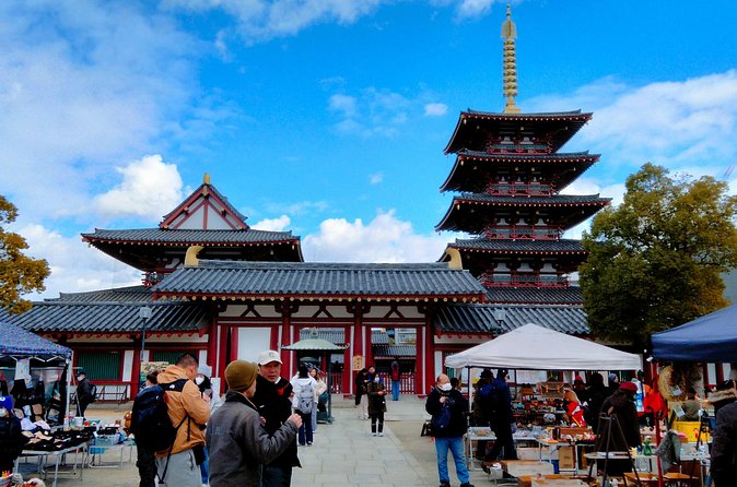 Osaka Castle & Temple Walking Tour with Multilingual Audio Guide - The subway transfer is simple but not included