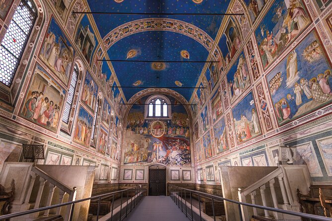 Padova Walking Tour with Audio and Written Guide by a Local - Piazza dei Signori and the cathedral