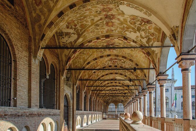 Padova Walking Tour with Audio and Written Guide by a Local - The Basilica of St. Anthony