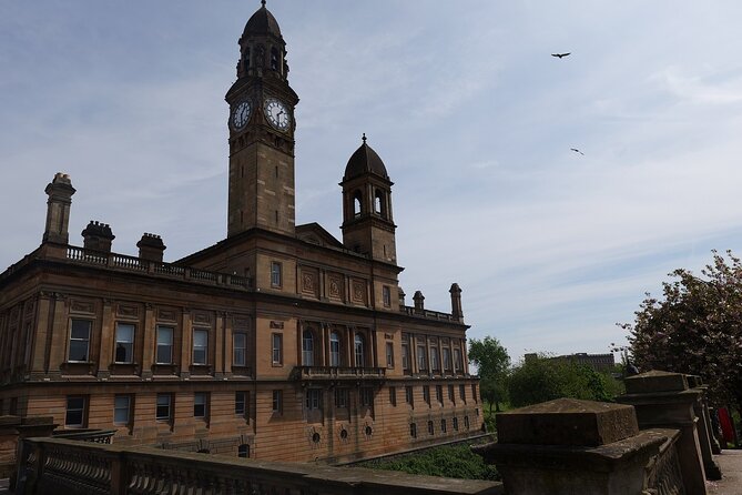 Paisley History Walking Tour with Personal Audio - Following Paisley’s threadmaking story