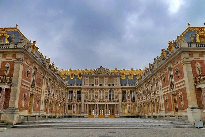 Palace of Versailles: tickets, audio guide and transfer - A private ride instead of a crowded group tour