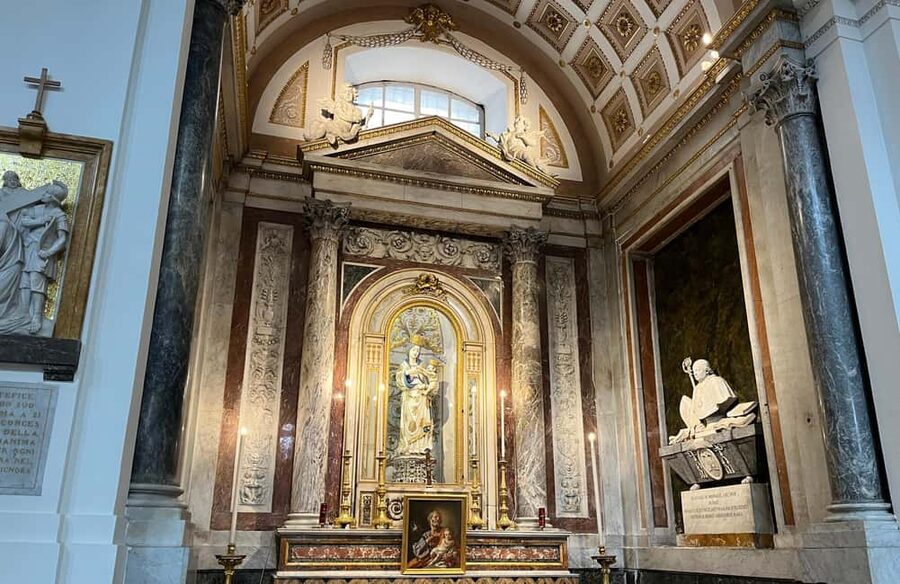 Palermo: Cathedral Audioguided Tour & Rooftop Entry Ticket - Following the audio guide inside the cathedral