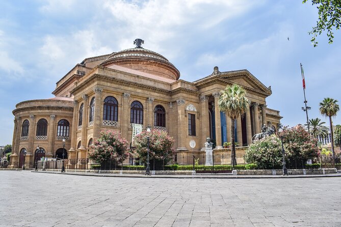 Palermo Scavenger Hunt and Highlights Self Guided Audio Tour - Teatro Massimo and the final central sights