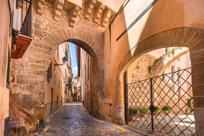 Palma de Mallorca: City Walk Audio Guide in 7 Languages on Phone - What the seven-language audio guide is really like
