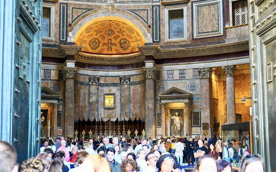 Pantheon Audio Guided Tour: Endless Imperial Rome Experience - The Pantheon’s open roof and perfectly judged dome