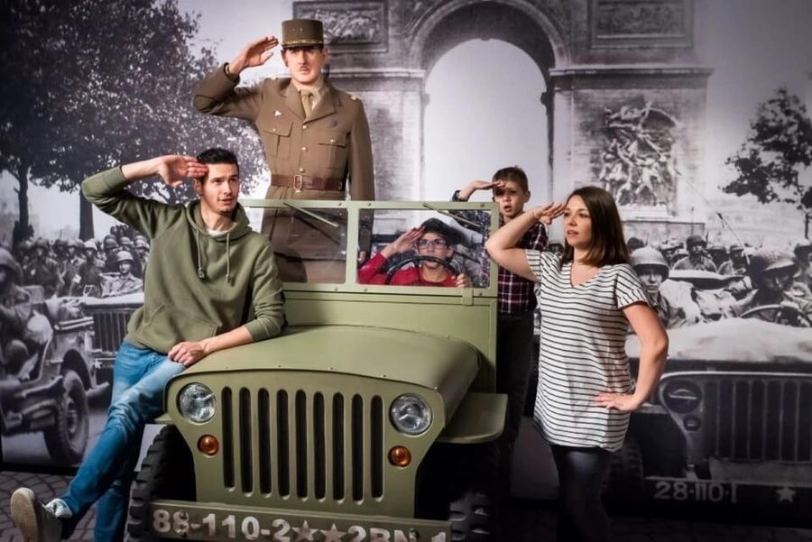 Paris: Grévin Wax Museum Entry Ticket with Audio Guide App - Meeting more than 200 famous figures