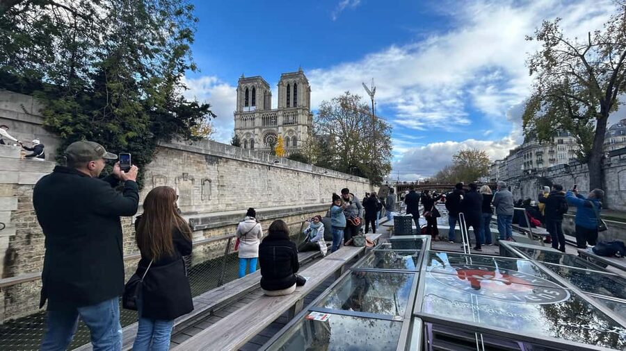 Paris: Illuminations River Cruise with Audio Commentary - Why a Seine cruise is such a good first look at Paris