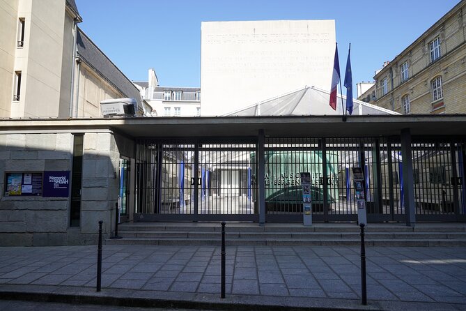 Paris Jewish Quarter Marais Smartphone GPSAPP Audio Walking Tour - Ending at the Anne Frank Garden