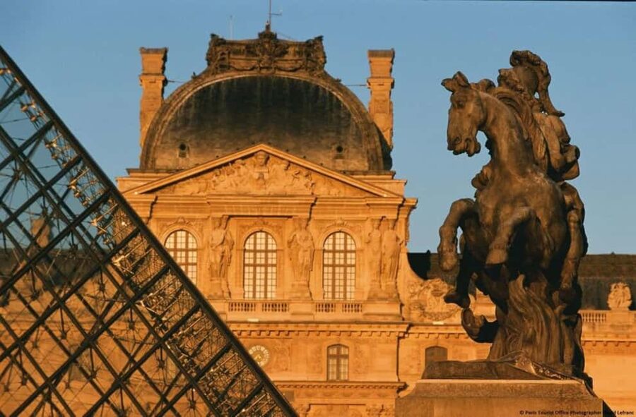 Paris: Louvre Museum Hosted Entry and Mona Lisa Audioguide - Going straight to Leonardo’s Mona Lisa