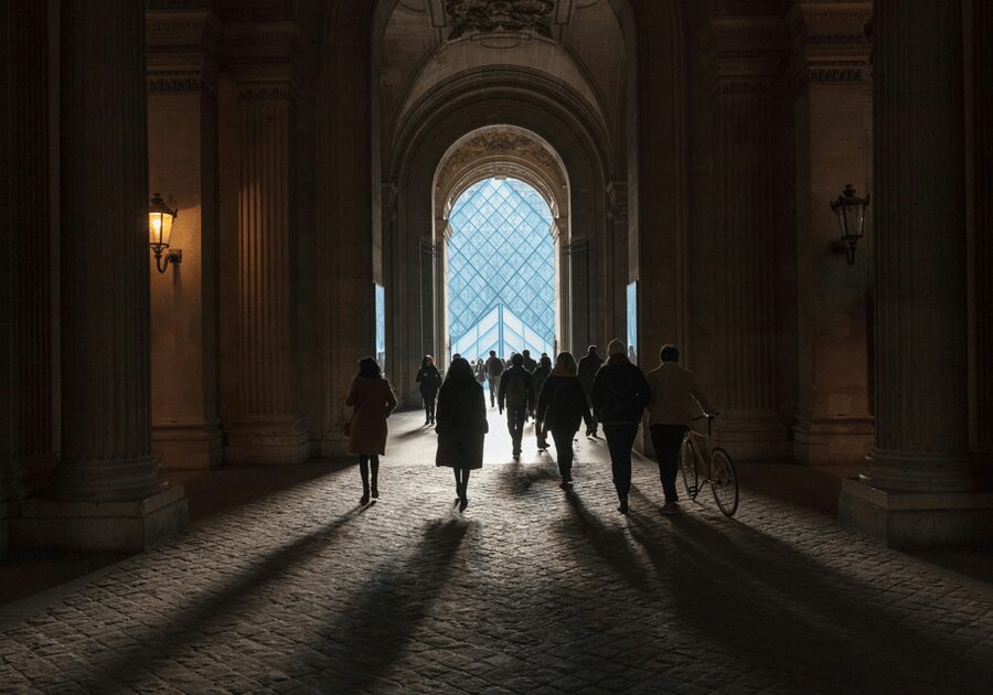 Paris: Louvre Museum Ticket & Exclusive Immersive AudioGuide - What to bring, and what to leave behind