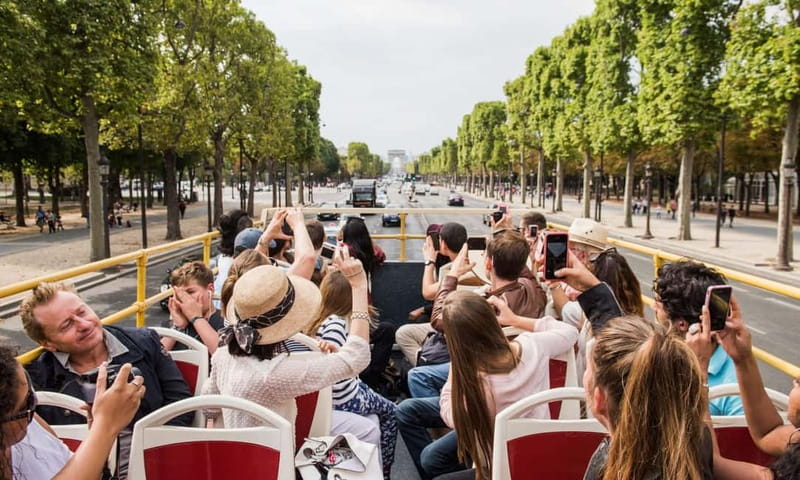 Paris: Louvre Museum Ticket with Audio guide - Arriving at the Louvre with the right documents